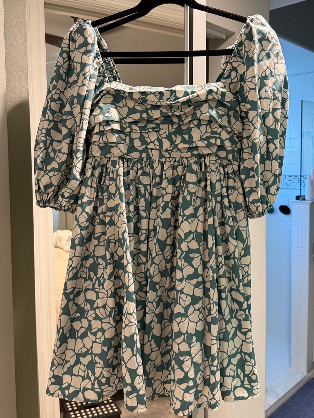 Abercrombie & Fitch Puff Sleeve Mini Dress - Medium